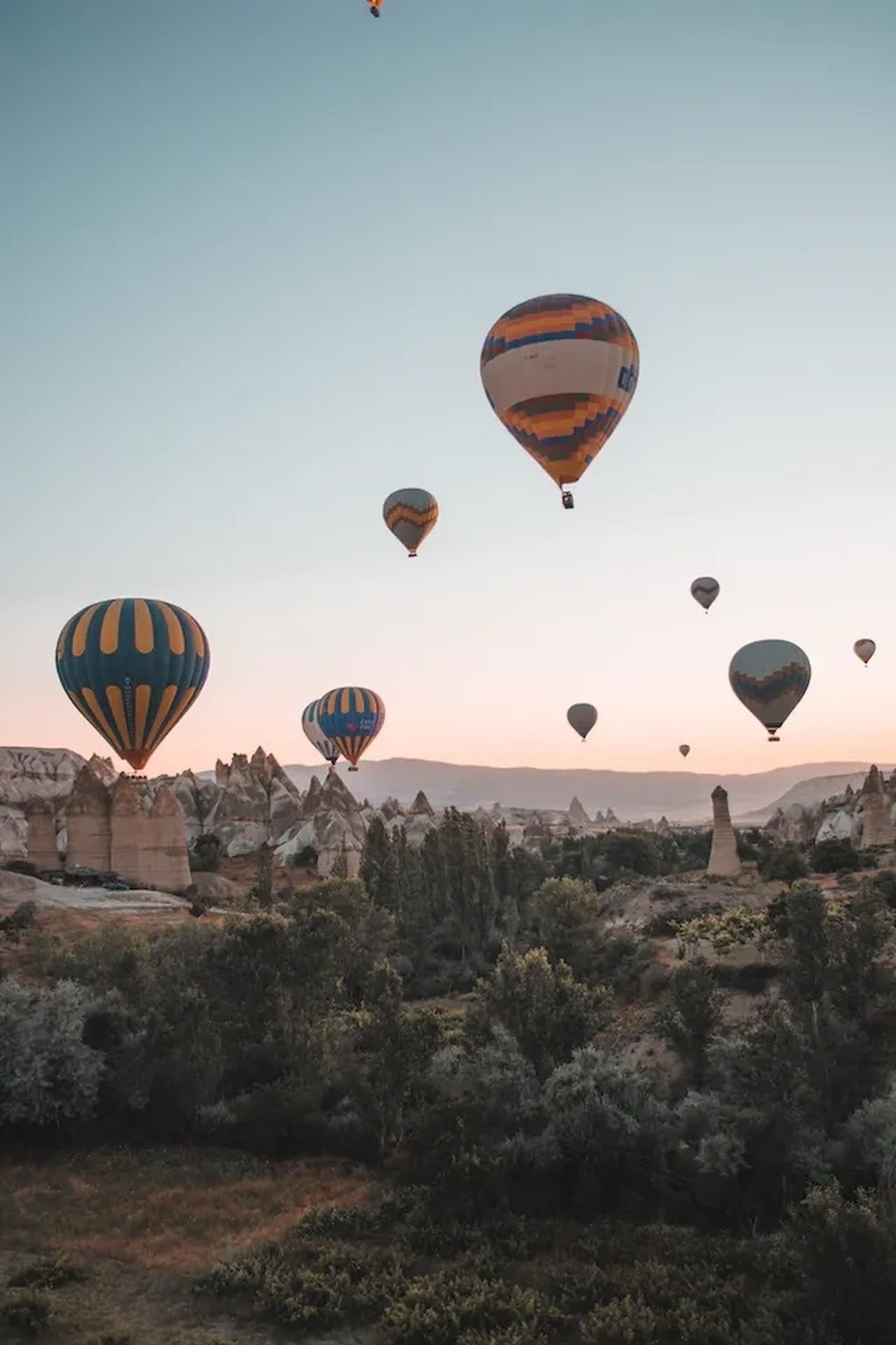 Göreme, Turkey. Image by Alex Azabache on Unsplash.
